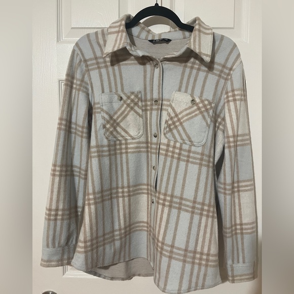 cozy button-down shirt - Picture 1 of 3